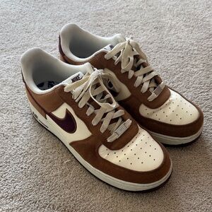 Nike Men's Brown and White Sneakers